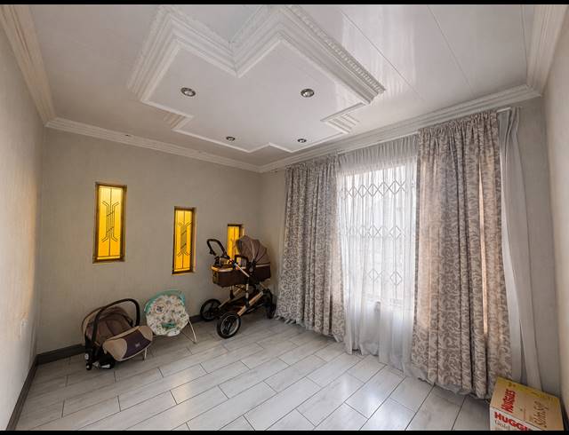 3 BEDROOM HOUSE FOR SALE IN SEBOKENG ZONE 17